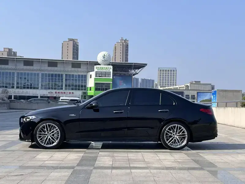 2026 Mercedes-Benz C-Класс AMG с пробегом 1 800 км