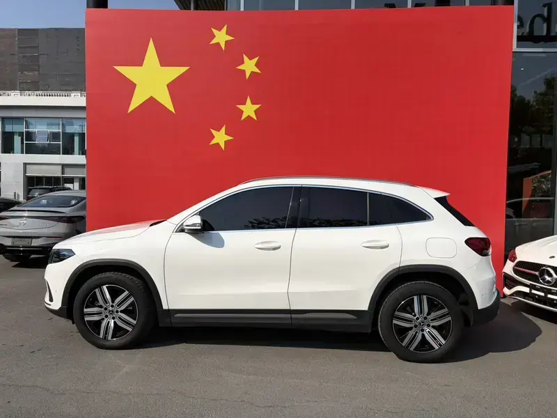 2023 Mercedes-Benz EQA с пробегом 70 000 км