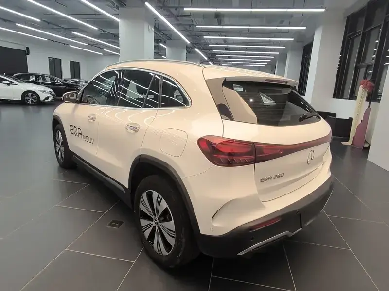 2025 Mercedes-Benz EQA с пробегом 41 500 км
