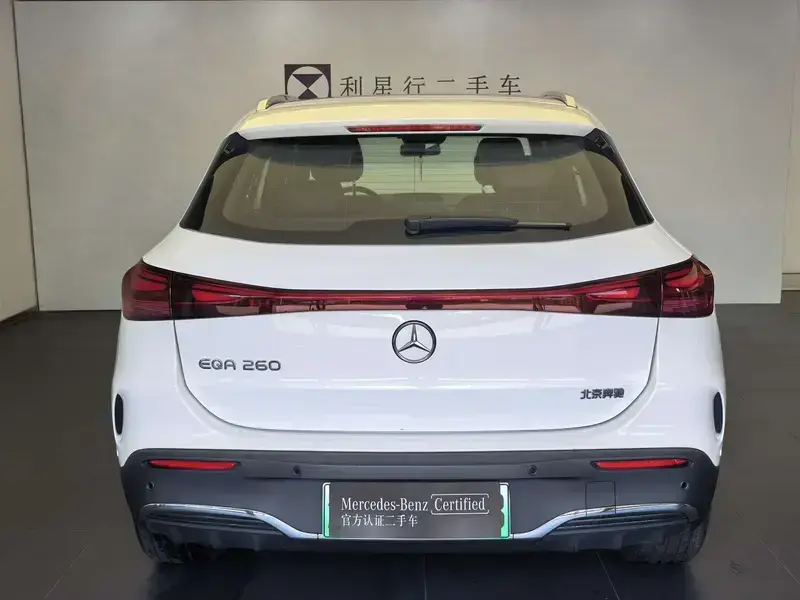 2025 Mercedes-Benz EQA с пробегом 28 000 км