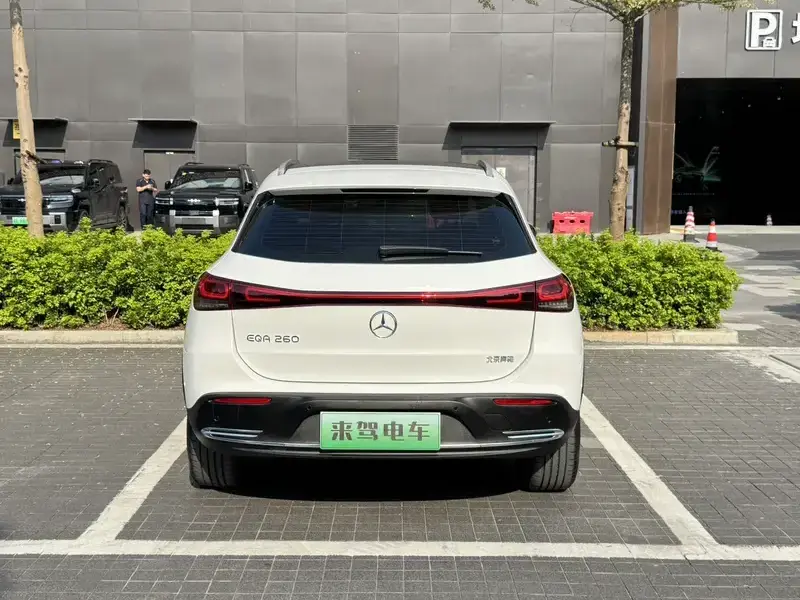 2023 Mercedes-Benz EQA с пробегом 38 000 км