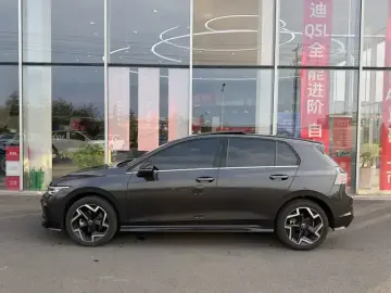 2025 Volkswagen Golf с пробегом 4 400 км