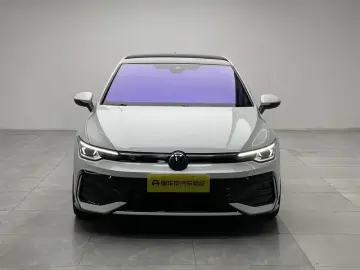 2025 Volkswagen Golf с пробегом 15 700 км