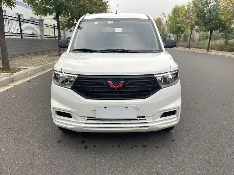 2022 Wuling Hongguang V с пробегом 15 600 км