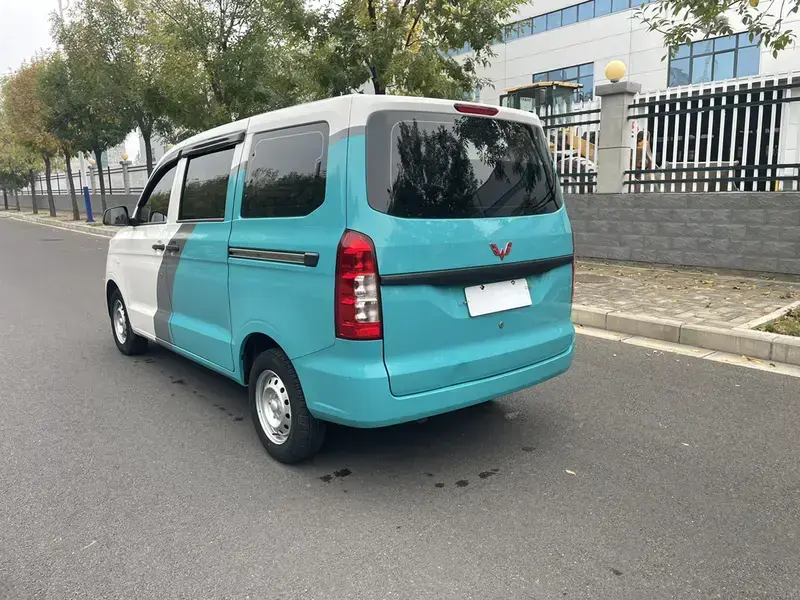 2022 Wuling Hongguang V с пробегом 15 600 км