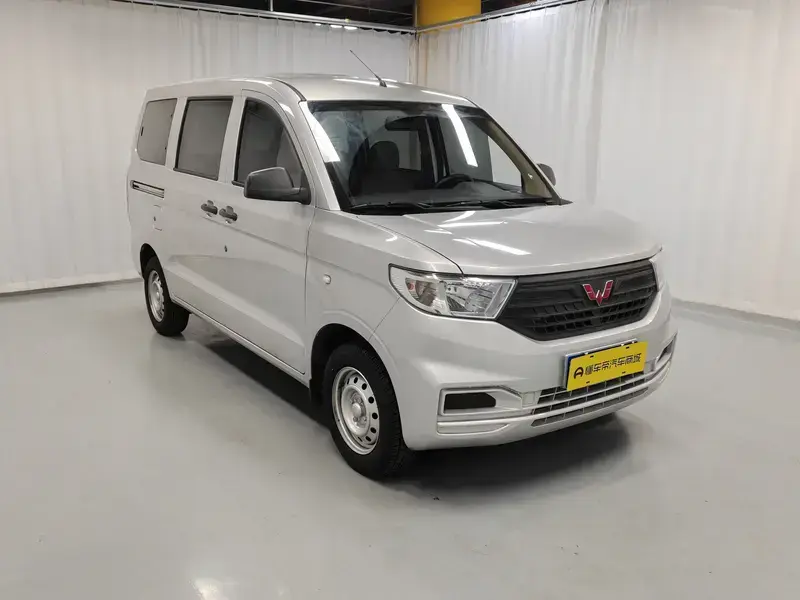 2022 Wuling Hongguang V с пробегом 4 000 км