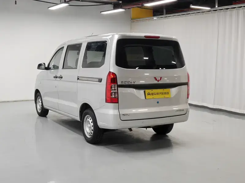 2022 Wuling Hongguang V с пробегом 4 000 км