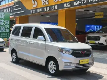 2022 Wuling Hongguang V с пробегом 43 000 км
