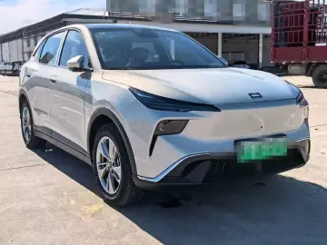 2026 Bestune Yueyi 03 с пробегом 300 км
