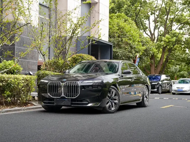 2023 BMW M760Le с пробегом 57 000 км