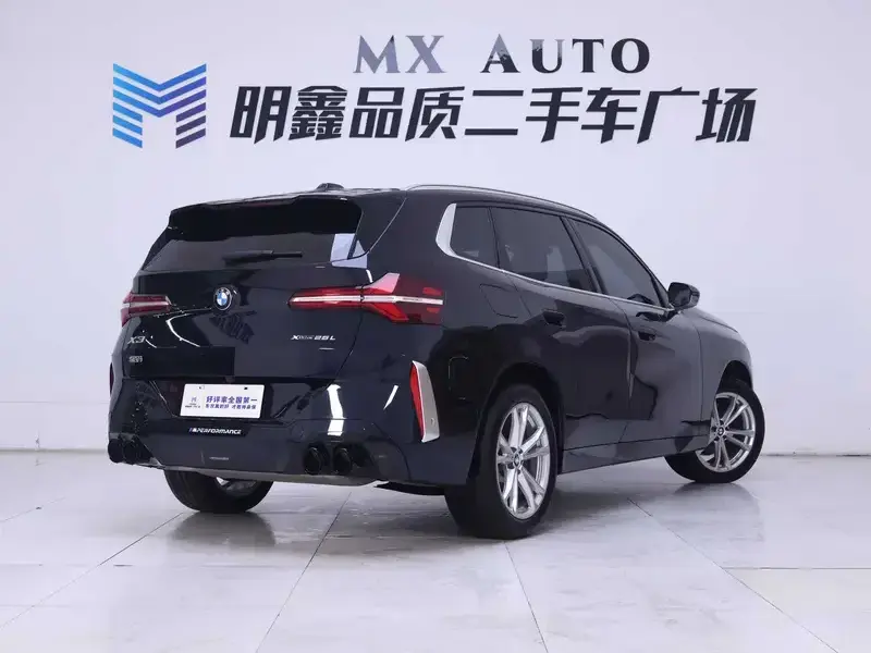 2025 BMW X3 M40i с пробегом 2 500 км
