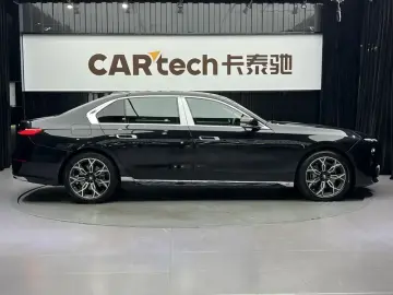 2023 BMW M760Le с пробегом 64 500 км