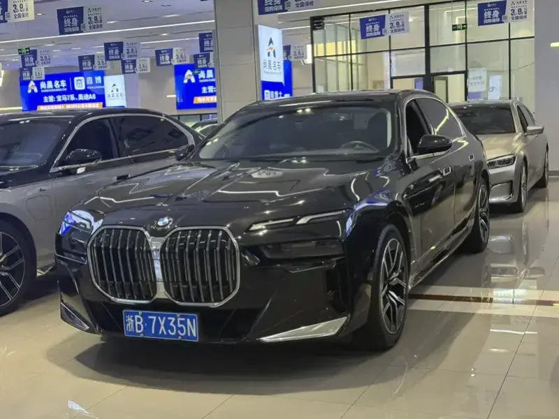 2023 BMW M760Le с пробегом 100 000 км