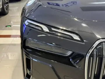 2023 BMW M760Le с пробегом 100 000 км