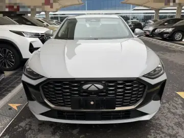 2025 Chery Fengyun A8L с пробегом 15 000 км