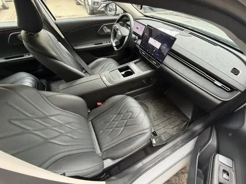 2025 Chery Fengyun A8L с пробегом 15 000 км