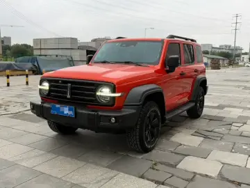 Crossboundary Auto Co-created Tank 300