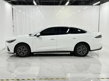 2026 Geely Classic Emgrand с пробегом 14 500 км
