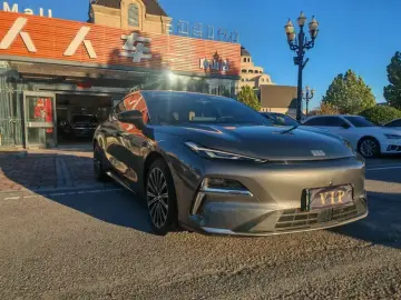 2025 Geely Galaxy Xingyao 8 с пробегом 26 500 км