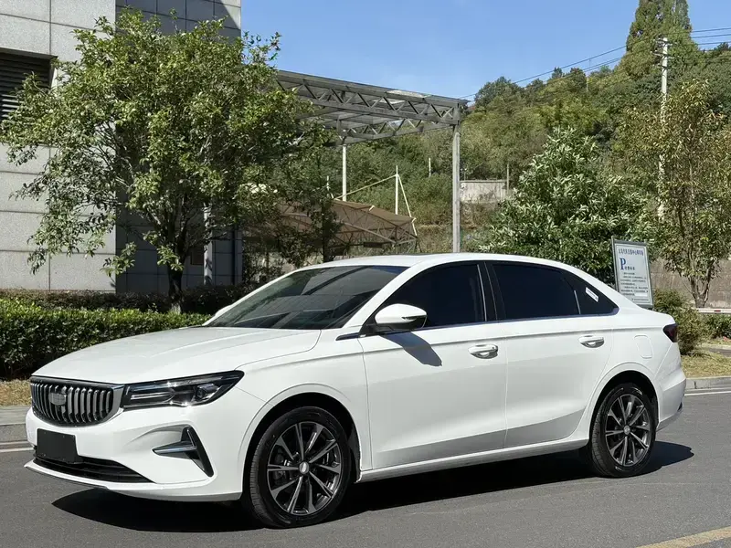 2026 Geely Classic Emgrand с пробегом 6 000 км
