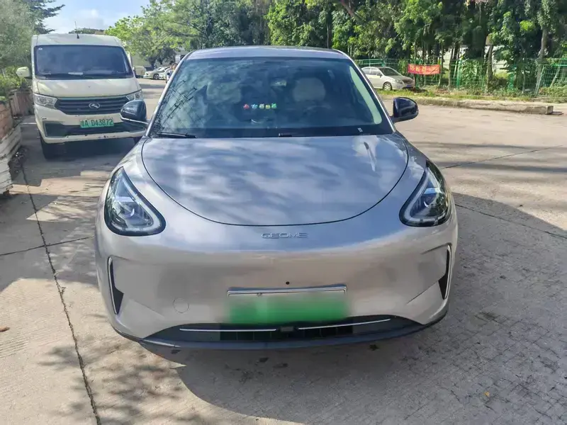 2025 Geely Starry Wish с пробегом 9 000 км
