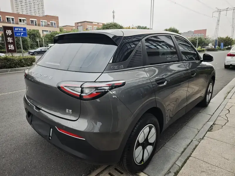 2025 Geely Starry Wish с пробегом 2 000 км