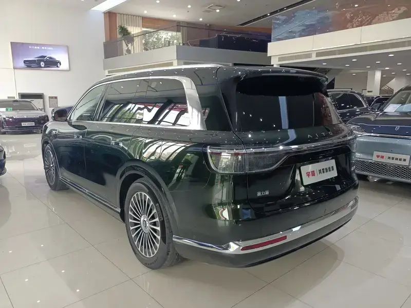 2026 Aito AITO M9 с пробегом 4 100 км