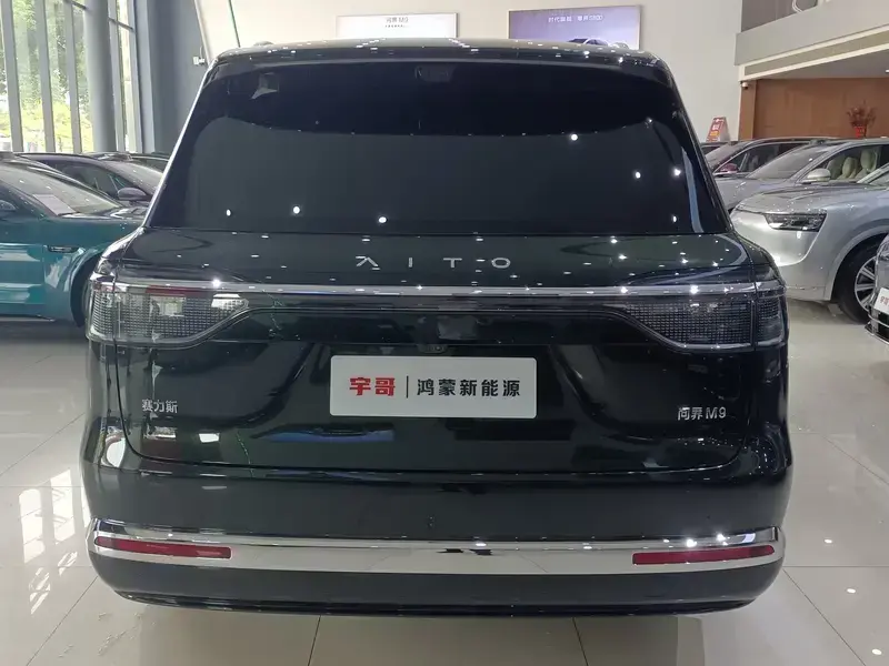 2026 Aito AITO M9 с пробегом 4 100 км