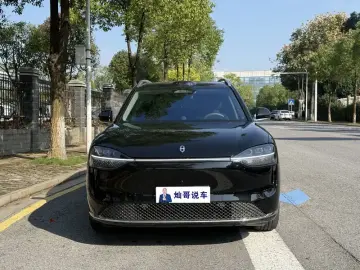 2025 Aito AITO M9 с пробегом 25 400 км