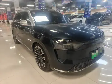 2024 Aito AITO M9 с пробегом 32 000 км