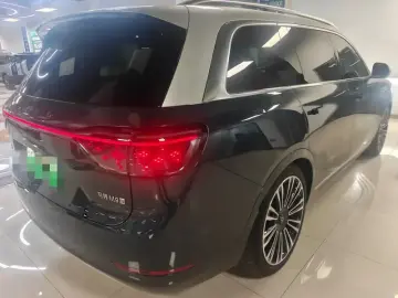 2024 Aito AITO M9 с пробегом 32 000 км