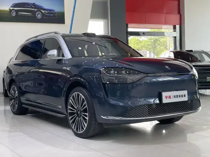 2024 Aito AITO M9 с пробегом 18 500 км
