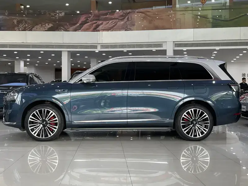 2024 Aito AITO M9 с пробегом 18 500 км