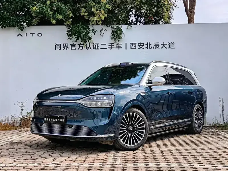 2025 Aito AITO M9 с пробегом 26 700 км
