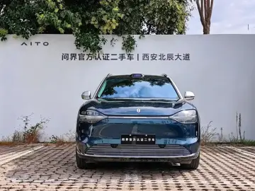 2025 Aito AITO M9 с пробегом 26 700 км