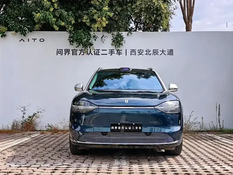 2025 Aito AITO M9 с пробегом 26 700 км