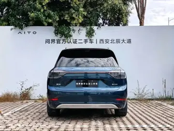 2025 Aito AITO M9 с пробегом 26 700 км