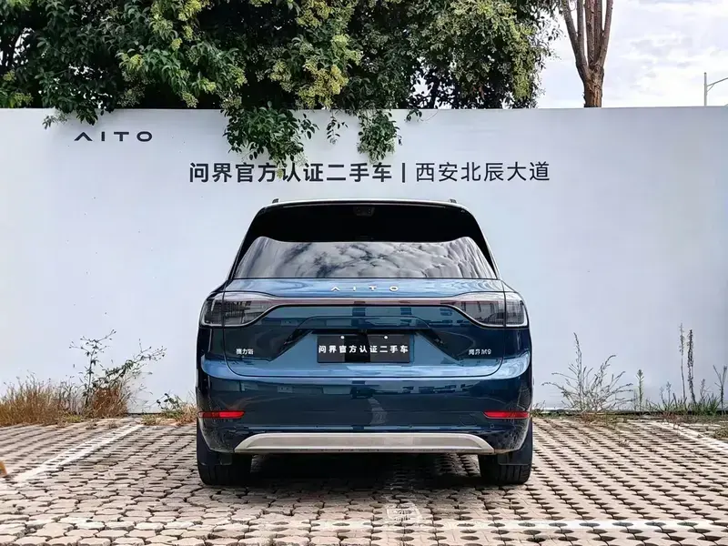 2025 Aito AITO M9 с пробегом 26 700 км
