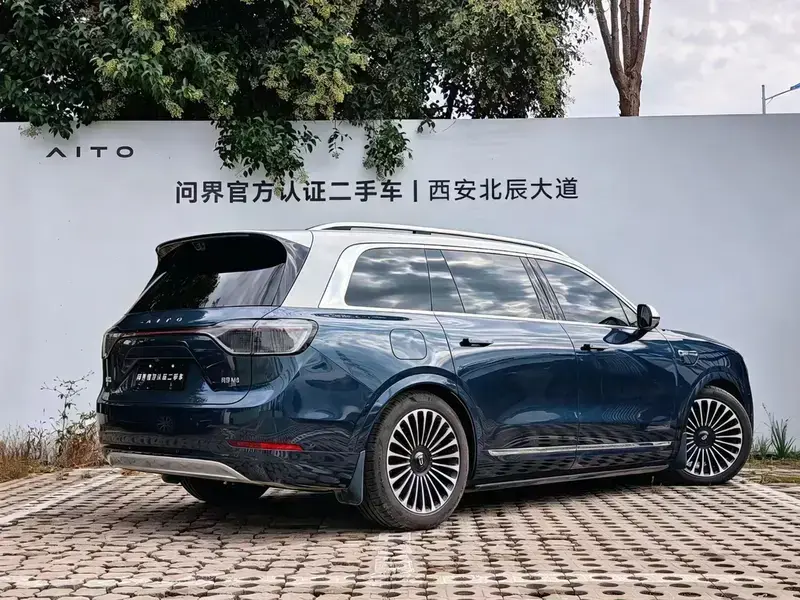 2025 Aito AITO M9 с пробегом 26 700 км