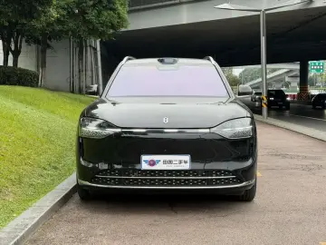 2025 Aito AITO M9 с пробегом 42 000 км