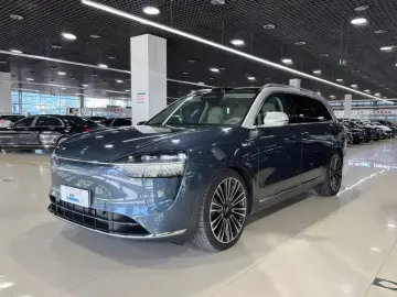2024 Aito AITO M9 с пробегом 51 000 км