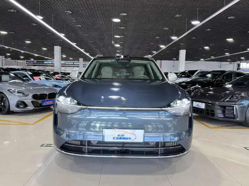 2024 Aito AITO M9 с пробегом 51 000 км