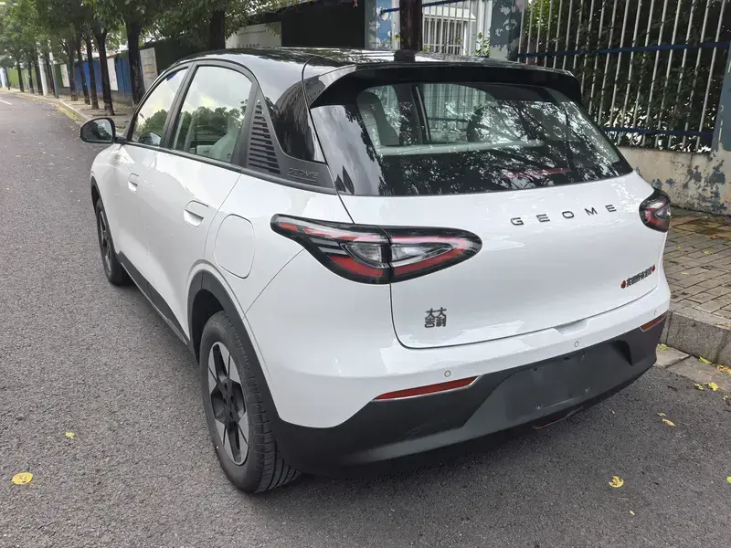 2025 Geely Starry Wish с пробегом 10 400 км