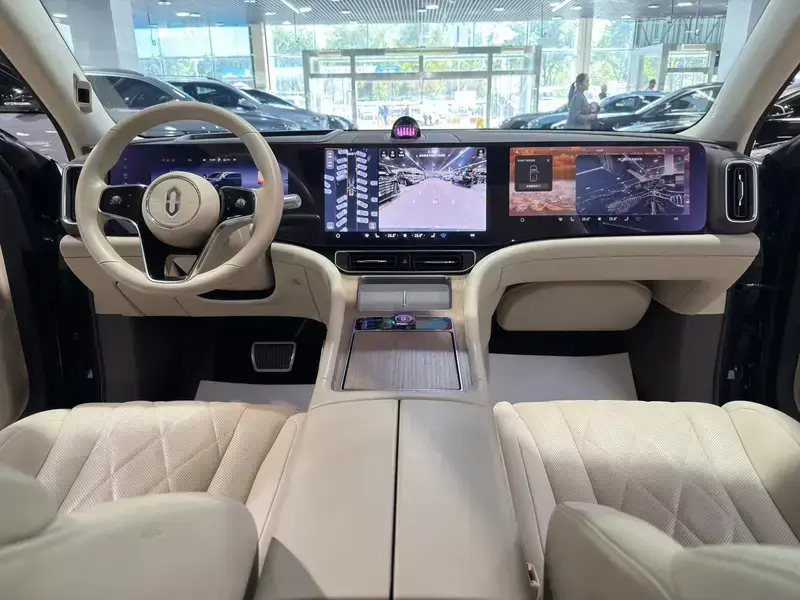 2024 Aito AITO M9 с пробегом 51 000 км