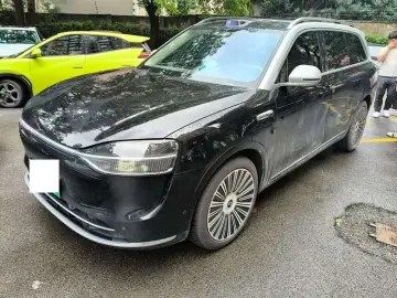 2025 Aito AITO M9 с пробегом 10 000 км