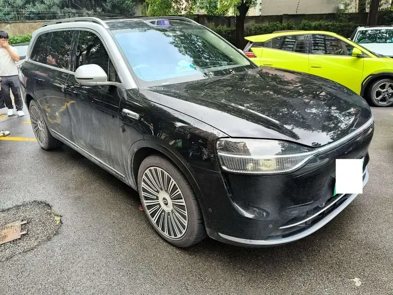 2025 Aito AITO M9 с пробегом 10 000 км