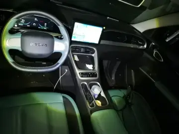 2025 Geely Starry Wish с пробегом 29 400 км