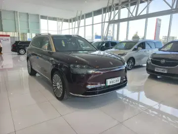 2025 Aito AITO M9 с пробегом 9 800 км
