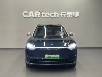 2025 Aito AITO M9 с пробегом 15 000 км