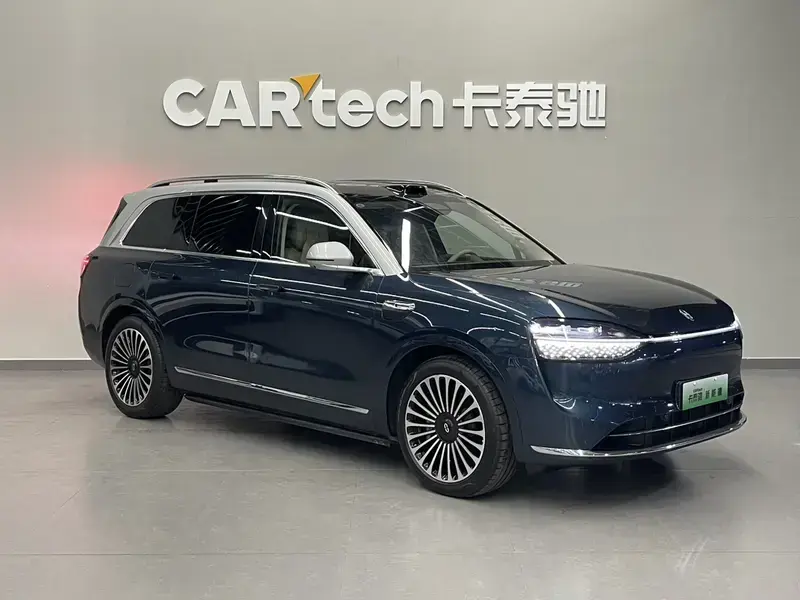 2025 Aito AITO M9 с пробегом 15 000 км